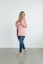 Veste blazer grande taille rose – Élégance structurée & féminité moderne – Image 2