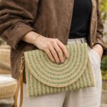 Sac Pochette Tressée Graphique À Bandes Métallisées