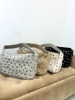 Sac Hobo Vegan à Clous Métalliques Graphiques – Image 2
