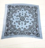Écharpe Cachemire Bandana aux Tons Intemporels