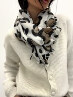Écharpe Léopard Pailletée – Chic Sauvage Lumineux