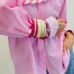 Bracelet Multi-Anneaux Résine aux Tons Lumineux