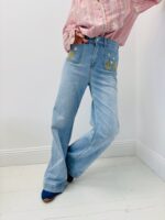 Jean Coupe Wide Leg – modernité affirmée et confort structuré