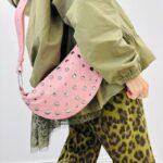 Sac Banane Clouté – Style Urbain Et Touche Rock Chic