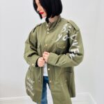 Veste Longue Esprit Militaire – Message & Détails Peints