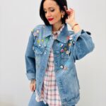 Veste Denim Oversize à Pins & Badges – Esprit Vintage & Urbain