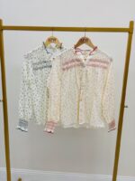 Chemise En Coton Imprimé À Smocks Brodés Et Col Volanté – Image 2