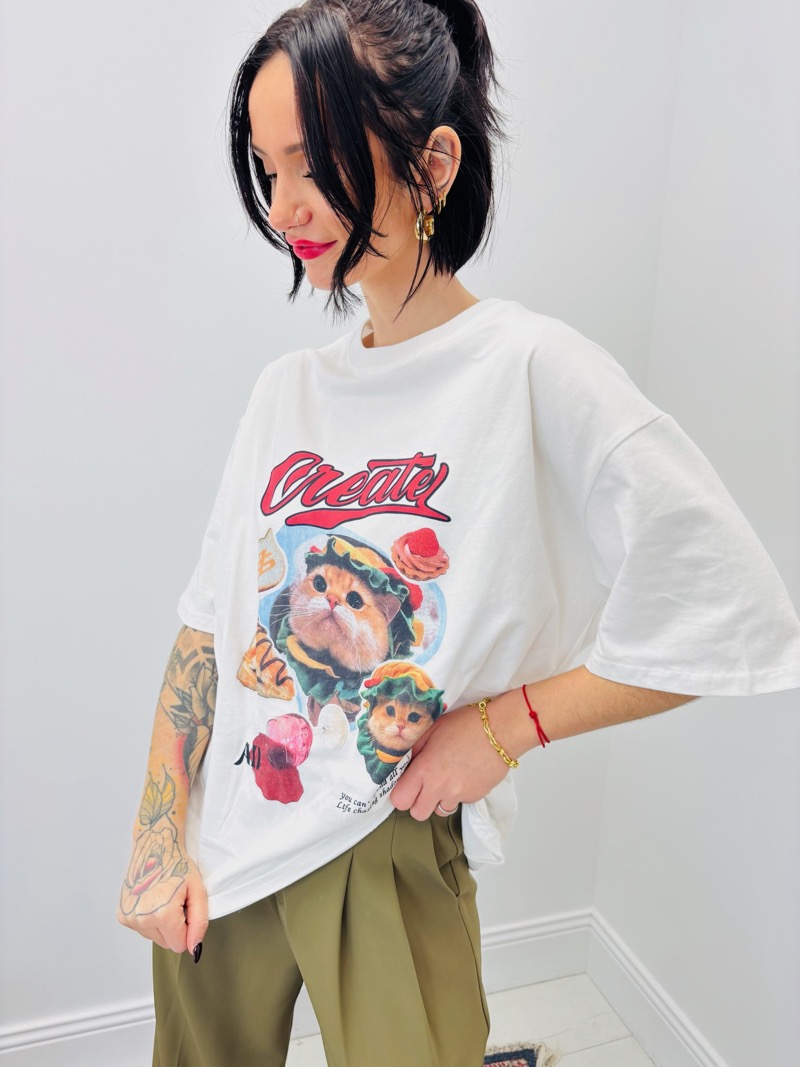 IMG_7486 T-Shirt Oversize En Coton À Imprimé Graphique Créatif – Image 1