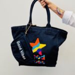 Sac Cabas Brodé “Good Vibes” avec Pochette Assortie – Accessoire Mode Coloré & Pratique