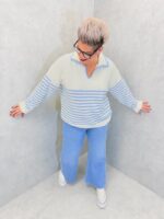 Pull rayé écru et rose avec col polo contrasté – Grande Taille – Douceur graphique et style casual chic – Image 5