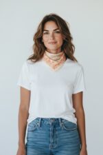 Carré Satiné Motif Bandana & Fleurs Esprit Chic Bohème – Image 3