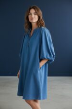 Robe en Denim Léger aux Manches Bouffantes Élégantes – Image 4