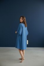 Robe en Denim Léger aux Manches Bouffantes Élégantes – Image 3