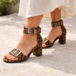 Sandales À Talons Boucles Métalliques Esprit Rock Chic