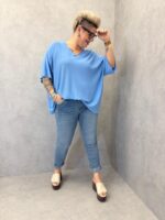 Blouse Fluide Grande Taille À Col V – Coupe Ample & Coloris Rose Poudré – Image 4