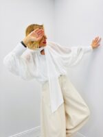 Blouse Évasée En Tissu Léger À Manches Bouffantes