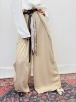 Pantalon Large Fluide À Ceinture Fantaisie Et Détail Foulard