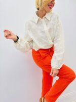 Chemise Brodée Élégance Romantique & Détails Ajournés