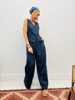 Gilet Tailleur Rayé Coupe Ajustée Esprit Chic Structuré – Image 3