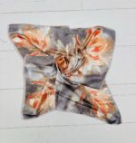 Carré Tie & Dye À Motif Floral Aquarelle – Image 2