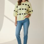 Pull en Maille Douce à Motifs Cœurs Contrastés