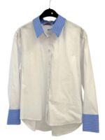 Chemise Blanche À Détails Rayés Contrastants Élégance Moderne – Image 3